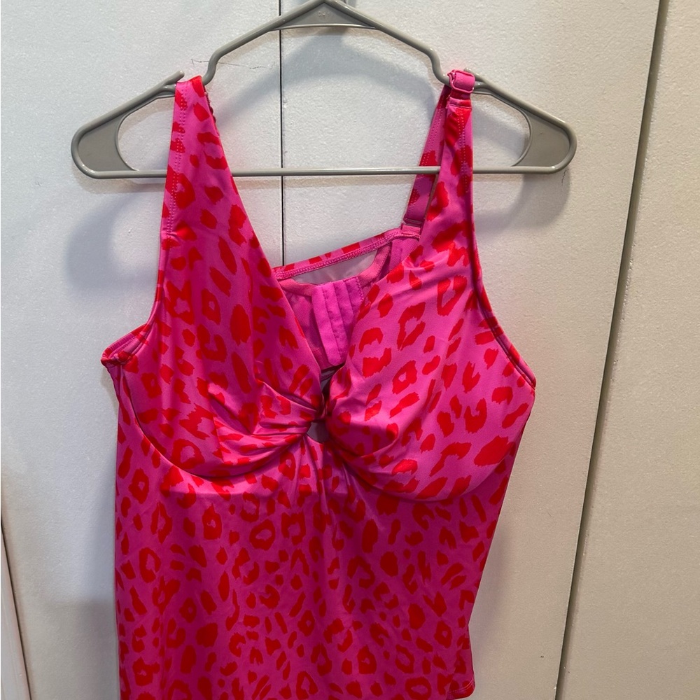 Lane Bryant Pink and Red Leopard Underwire Knot-Front Tankini Top! Size 42DD